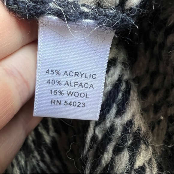 Banana Republic Women’s Alpaca Wool Blend Italian Yarn Button Front Sweater, XS - Picture 7 of 10